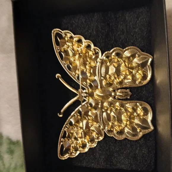 NWOT Large Butterfly Brooch with Pink and Red Gemstone Detailing - Picture 5 of 7